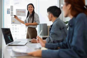 TRAINING STRATEGI PENGAMBILAN KEPUTUSAN FINANSIAL BANK